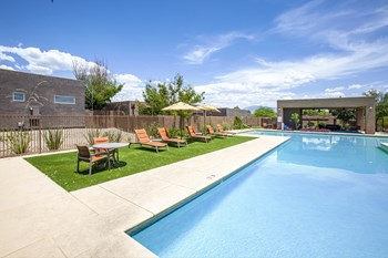 Pool Seating at Sabino Vista Apartment Homes in Tucson Arizona 2